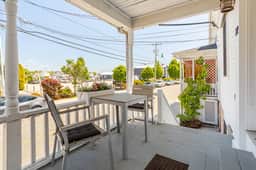 Renovated Townhouse in Heart of Downtown Mystic