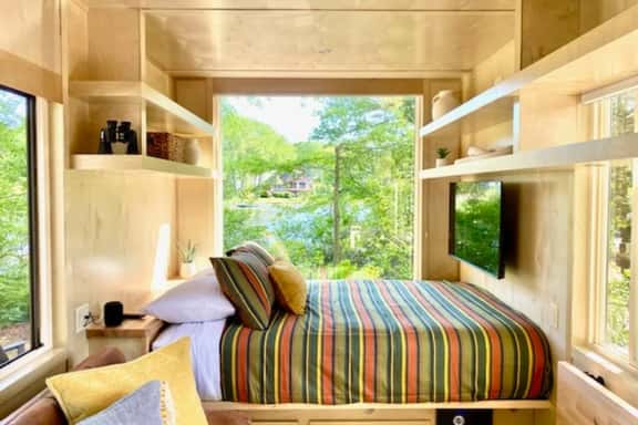 Water's Edge Tiny House Retreat - Image 1