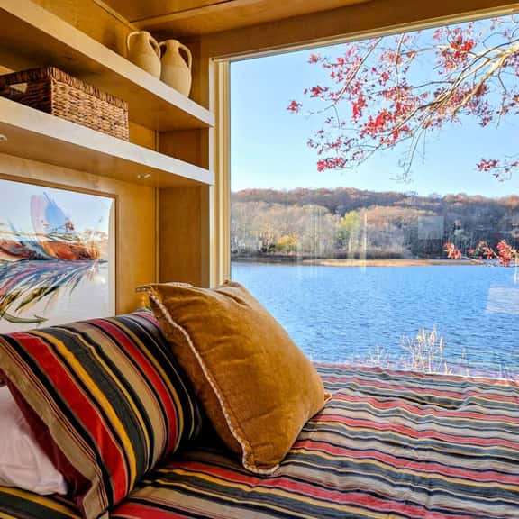Lakefront Dream Tiny House - Image 1