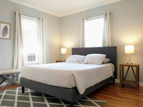 Modern Apt 5 Miles to Beach 5 Min Walk to Westerly