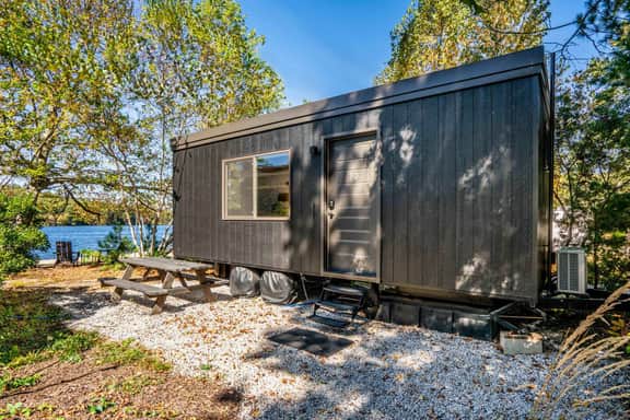 Couple’s Lakefront Cabin | Tiny House with a View