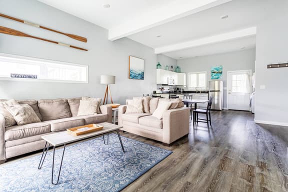Family Friendly Near Aquarium, Seaport, Downtown
