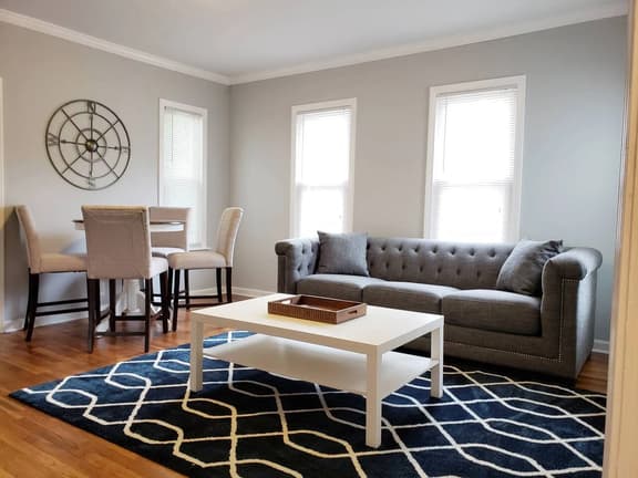 Modern Apt 5 Miles to Beach 5 Min Walk to Westerly
